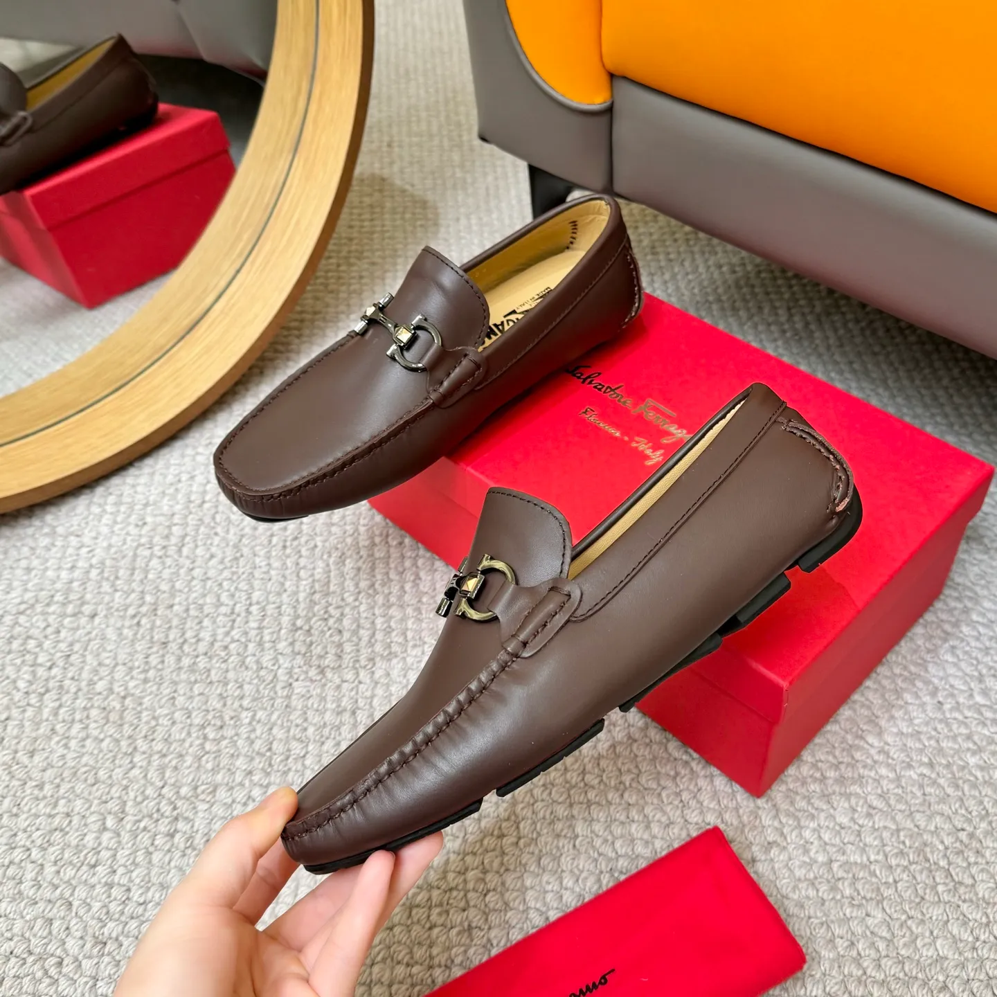 Men's men's shoes 💰420 (Yangli) Ferragamo 〰Ferragamo 2⃣️0⃣️2⃣️5️⃣ New series 👊🏻 Upper 🇮🇹 Italian imported calfskin, original outsole molding. Water-dyed sheepskin lining. The identity of every successful man is set off, and the upper and lower shoes are elegant and stable🚶🏻🚶🏻The high-end custom counter original replica is an eternal classic🔍️Number of codes: 38-46 with counter packaging